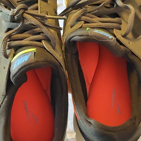 women's Nike Training Sneaker size 9 - Picture 6 of 8